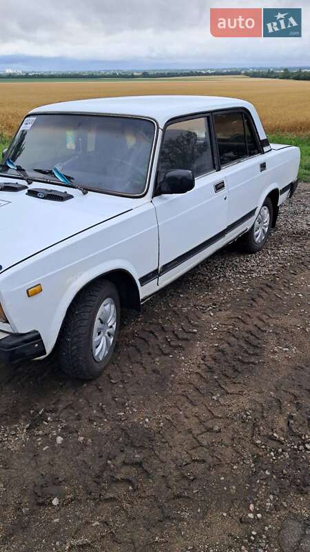 Седан ВАЗ / Lada 2107 2002 в Кропивницькому