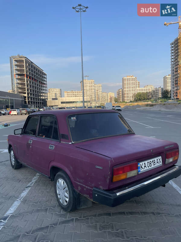 Седан ВАЗ / Lada 2107 2002 в Киеве