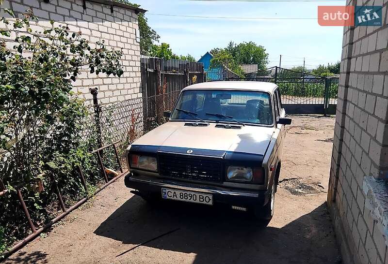 Седан ВАЗ / Lada 2107 1995 в Александрие