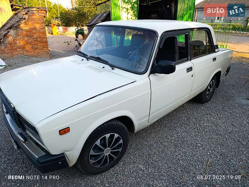 Седан ВАЗ / Lada 2107 2003 в Первомайске