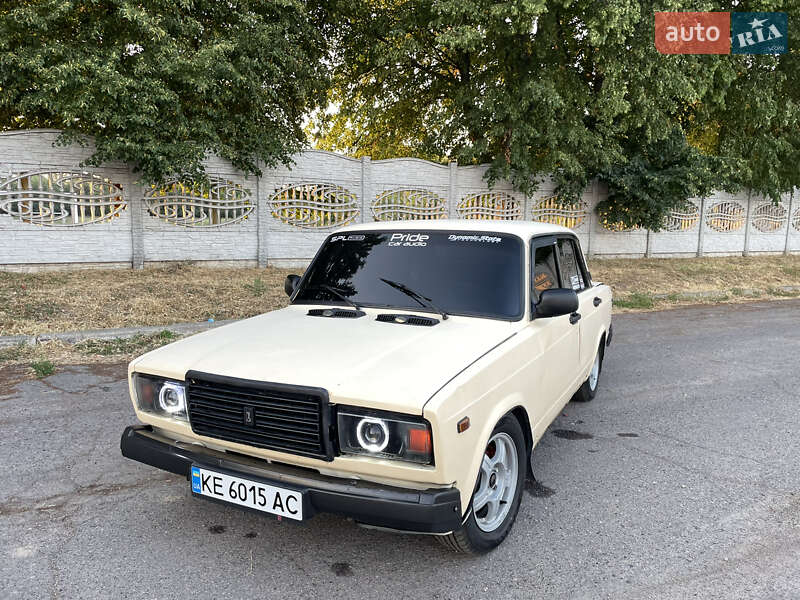 Седан ВАЗ 2107 1997 в 