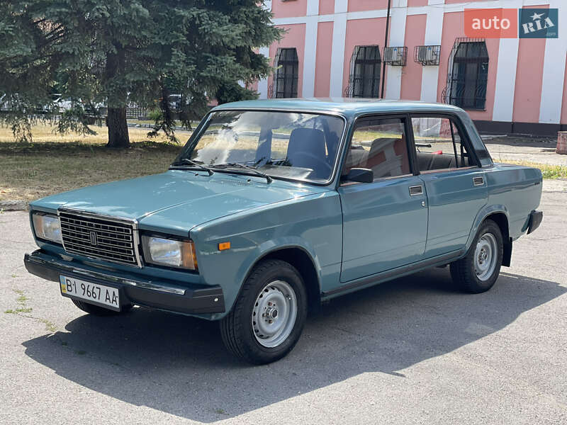 Седан ВАЗ / Lada 2107 2004 в Тульчине