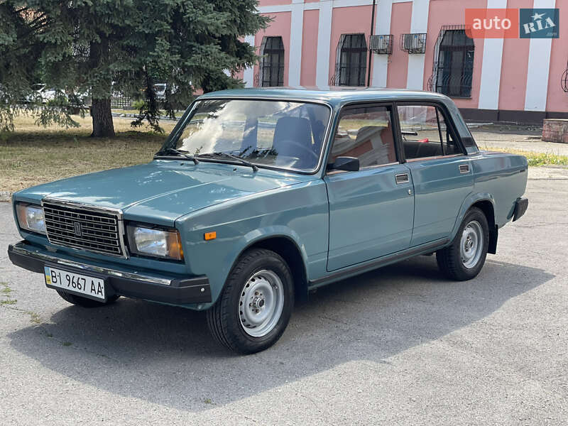 Седан ВАЗ / Lada 2107 2004 в Тульчине