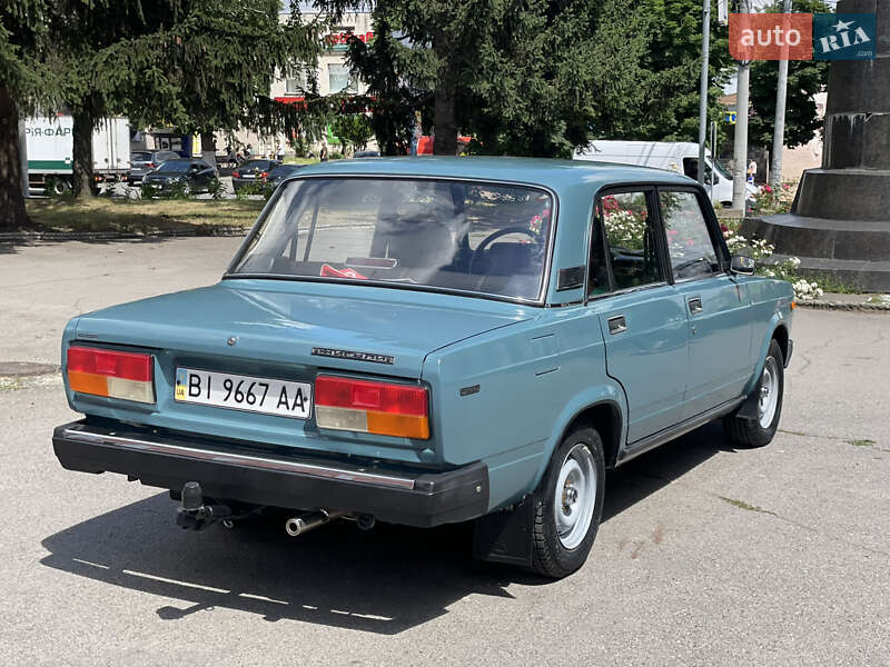 Седан ВАЗ / Lada 2107 2004 в Тульчине
