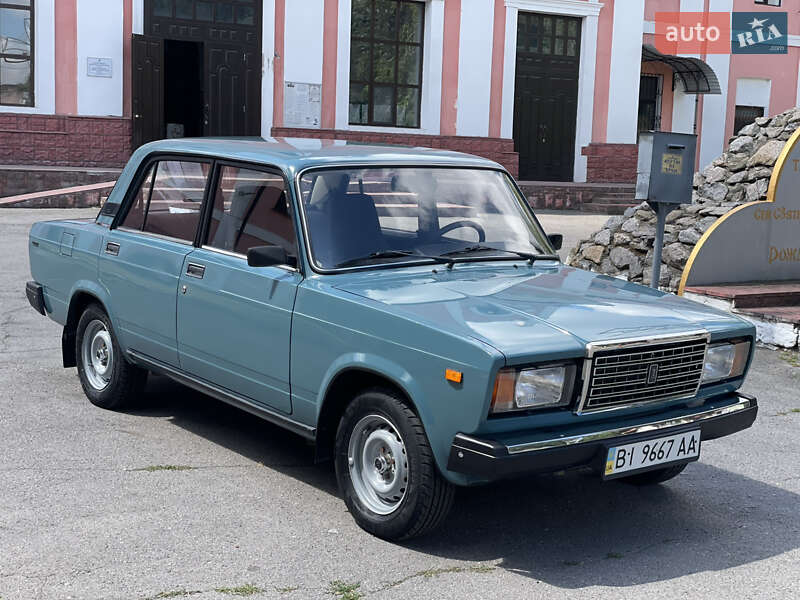 Седан ВАЗ / Lada 2107 2004 в Тульчине