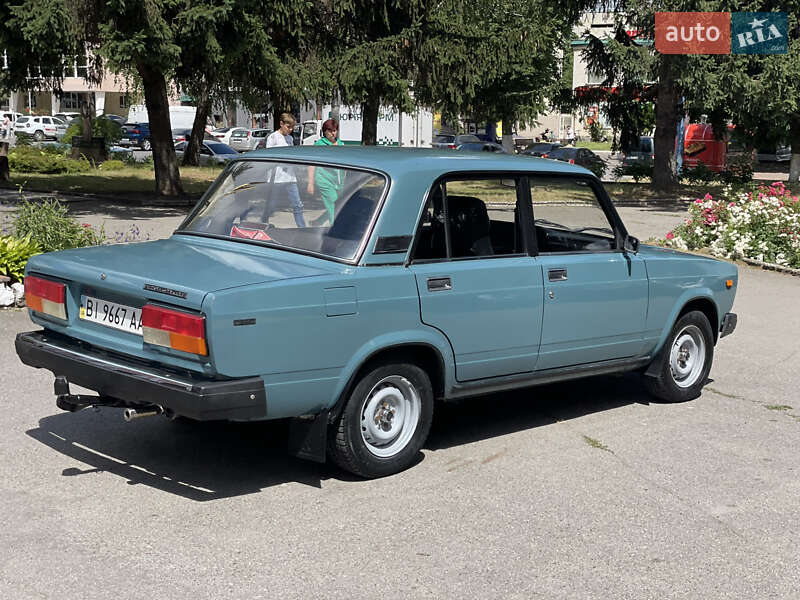 Седан ВАЗ / Lada 2107 2004 в Тульчине