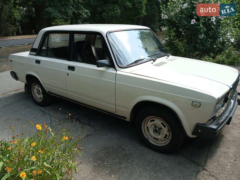 Седан ВАЗ / Lada 2107 1991 в Одессе