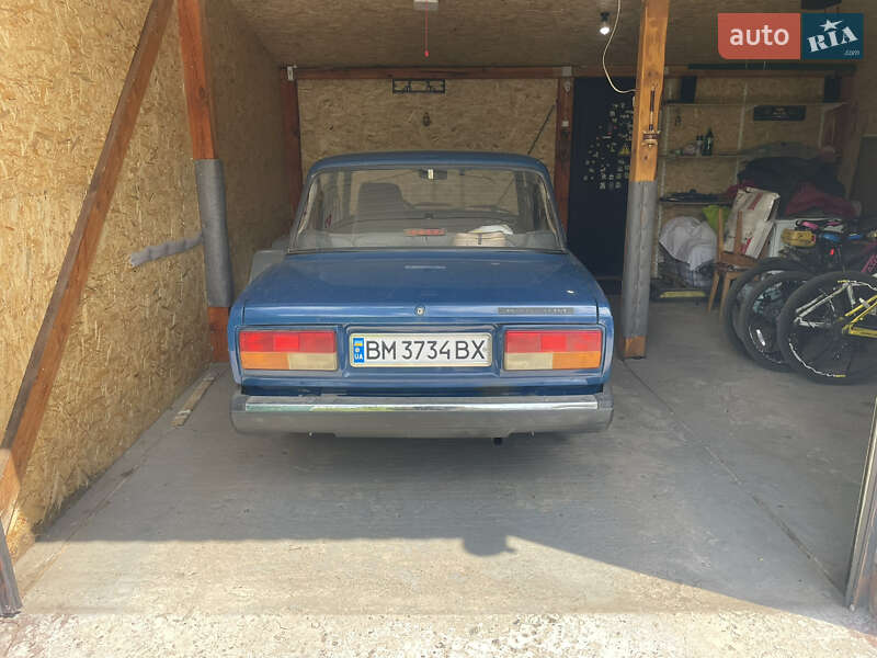Седан ВАЗ / Lada 2107 2004 в Сумах