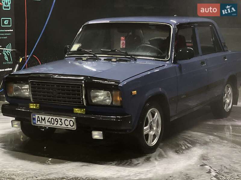 Седан ВАЗ / Lada 2107 2006 в Звягеле