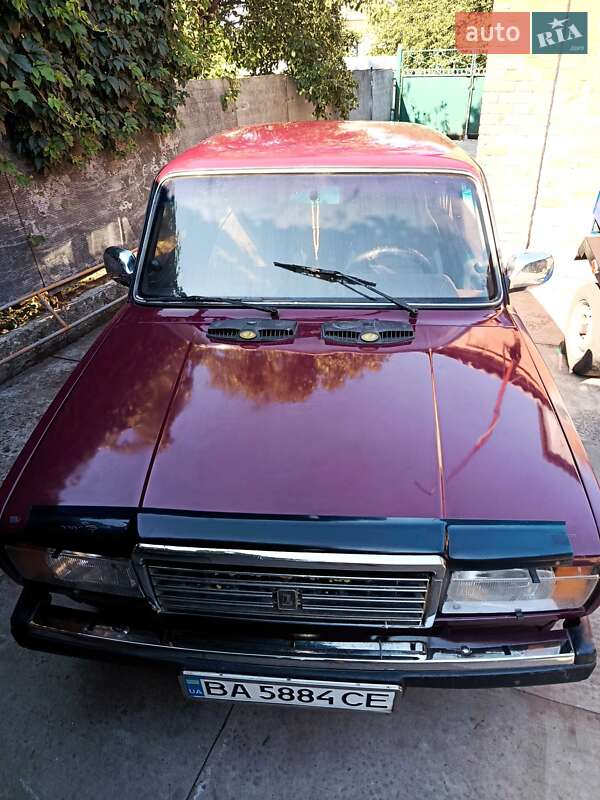 Седан ВАЗ / Lada 2107 2003 в Долинской
