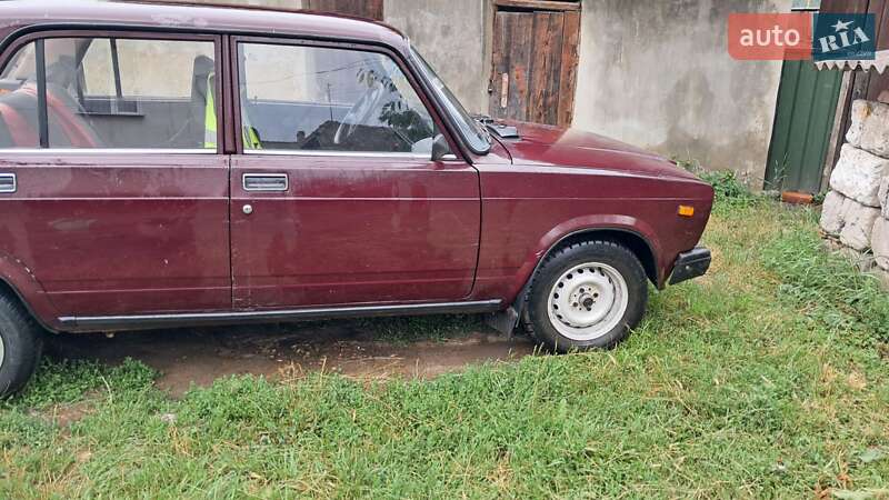 Седан ВАЗ / Lada 2107 2006 в Толстом