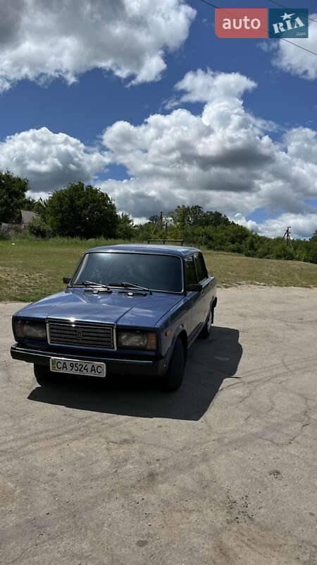 Седан ВАЗ 2107 2005 в 