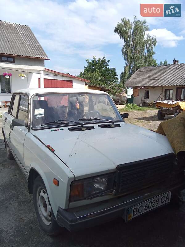 Седан ВАЗ / Lada 2107 1989 в Львове