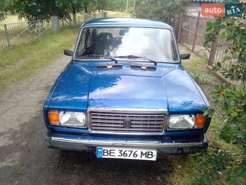 Седан ВАЗ / Lada 2107 2007 в Николаеве