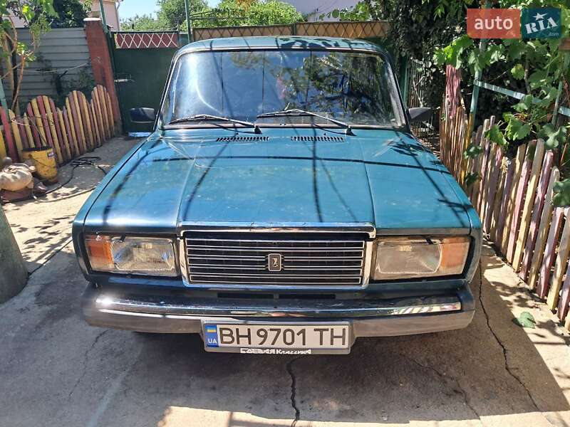 Седан ВАЗ 2107 2004 в 