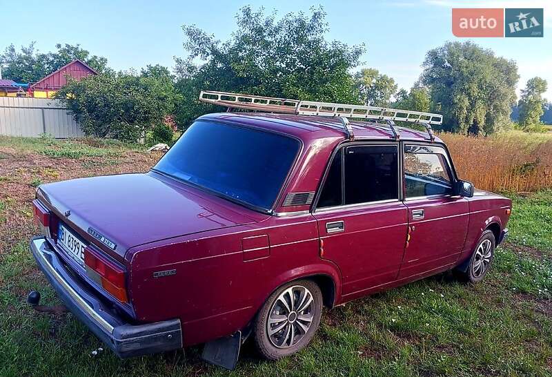 Седан ВАЗ / Lada 2107 2002 в Полтаве