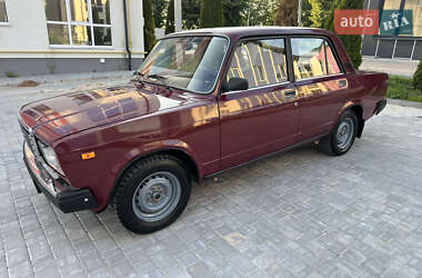 Седан ВАЗ 2107 2004 в 