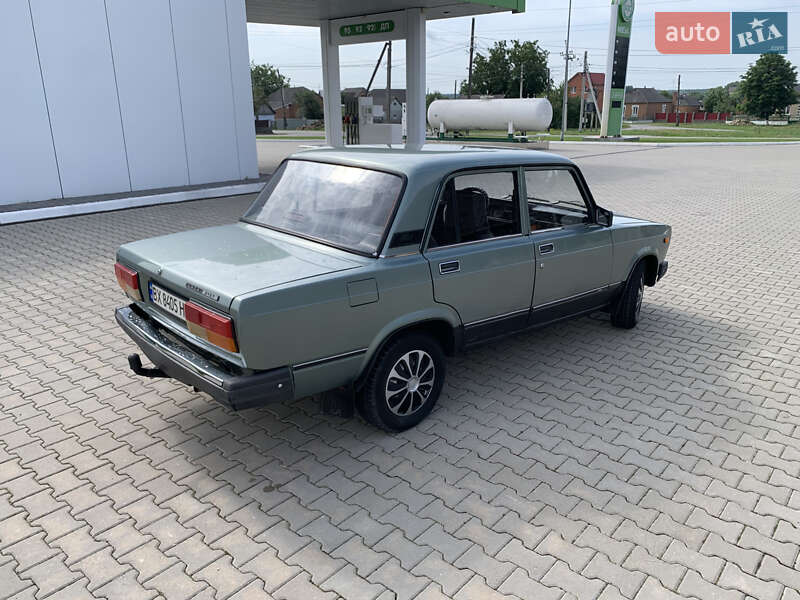 Седан ВАЗ / Lada 2107 2006 в Калиновке