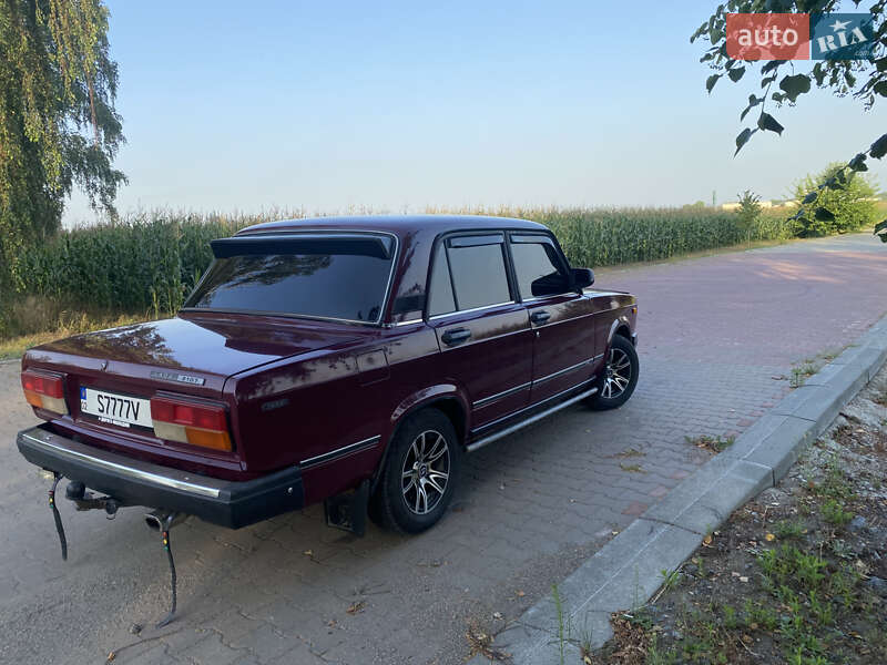Седан ВАЗ / Lada 2107 2002 в Липовці