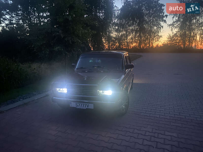 Седан ВАЗ / Lada 2107 2002 в Липовці