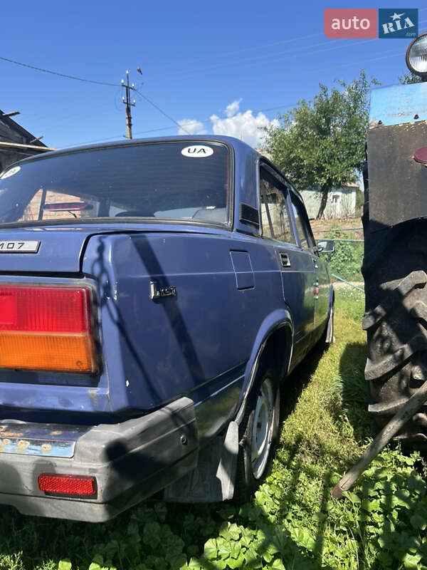 Седан ВАЗ / Lada 2107 2005 в Турбовом