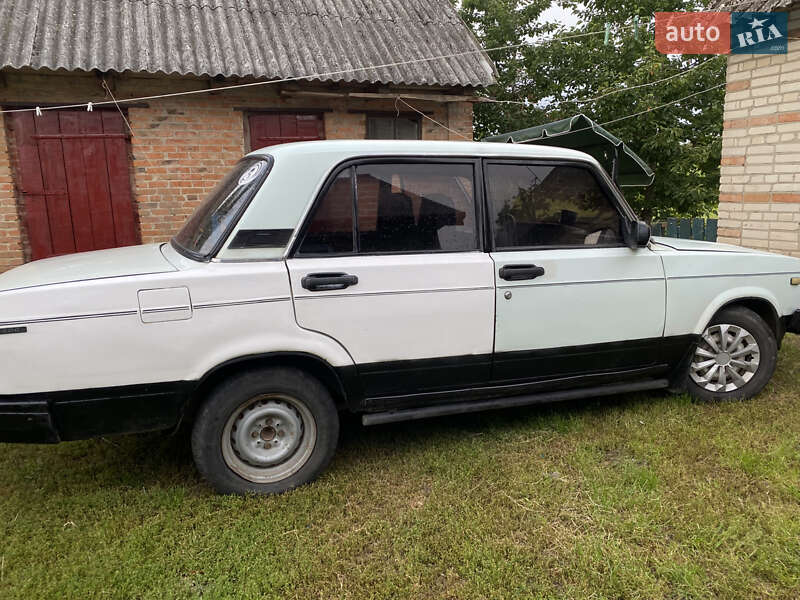 Седан ВАЗ / Lada 2107 1992 в Локачах