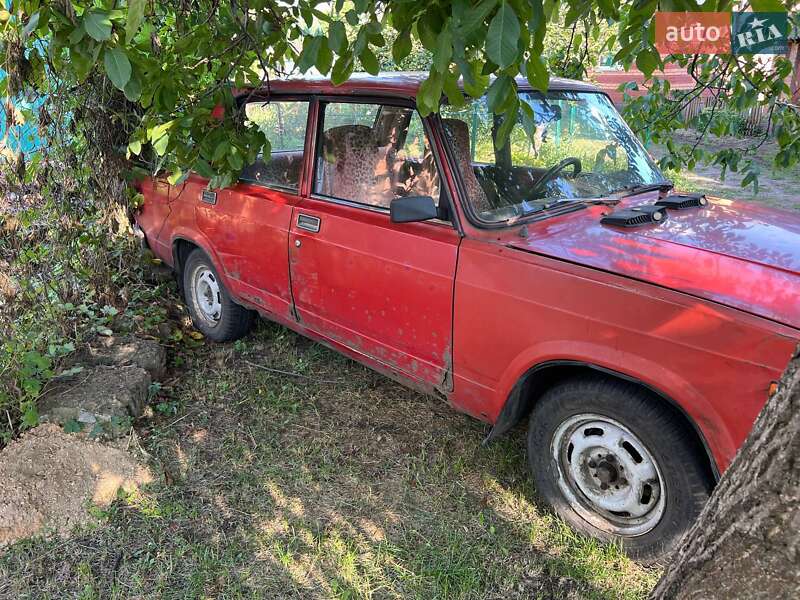 Седан ВАЗ / Lada 2107 1988 в Полтаве