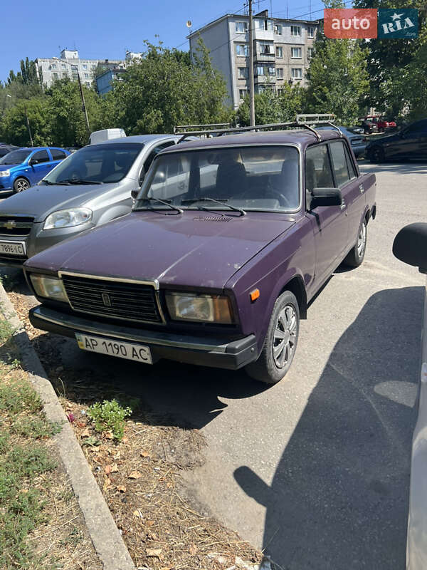 Седан ВАЗ 2107 2004 в 