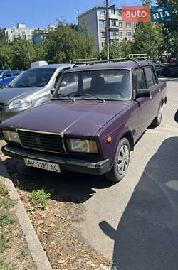 Седан ВАЗ 2107 2004 в 