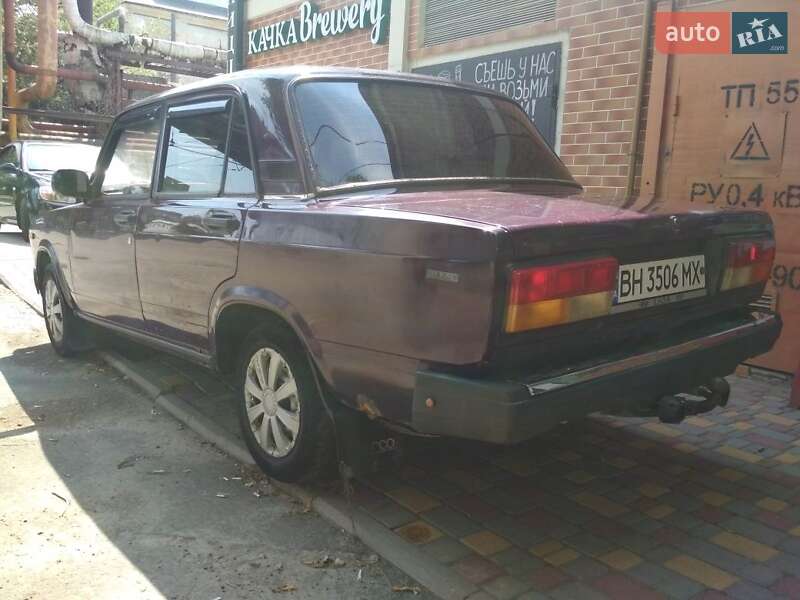 Седан ВАЗ / Lada 2107 2004 в Одессе