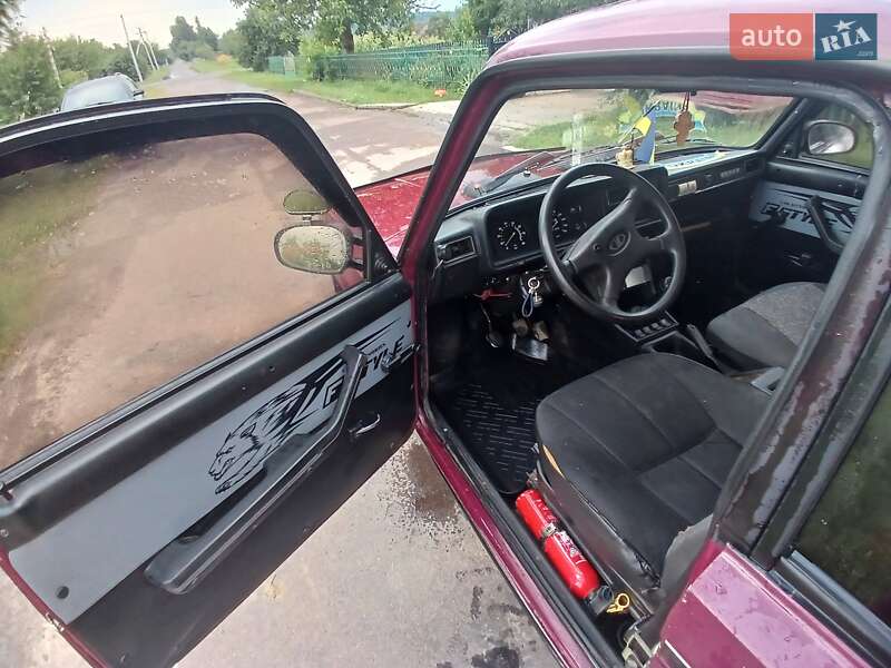 Седан ВАЗ / Lada 2107 2004 в Иваничах