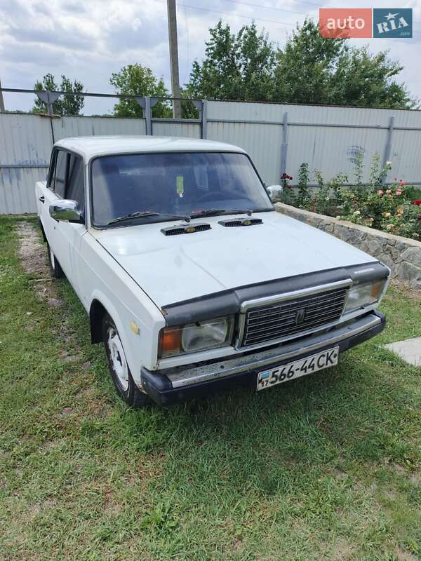 Седан ВАЗ 2107 1989 в 