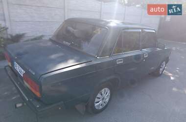 Седан ВАЗ 2107 2004 в 