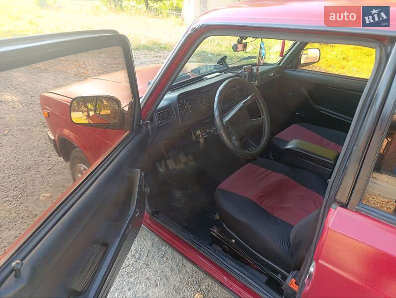 Седан ВАЗ / Lada 2107 1996 в Глыбокой