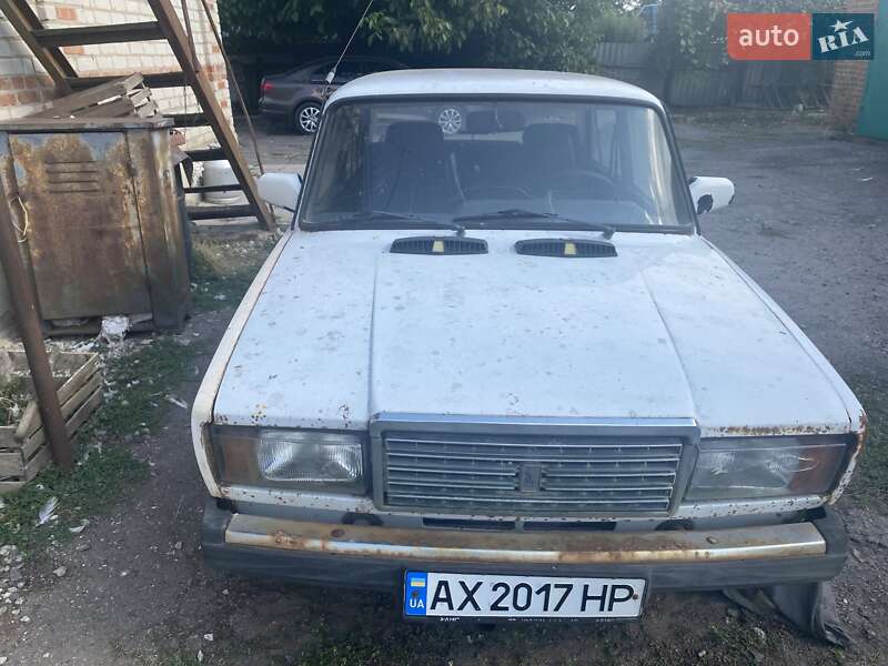 Седан ВАЗ / Lada 2107 2004 в Харькове