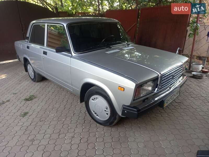 Седан ВАЗ 2107 2010 в 