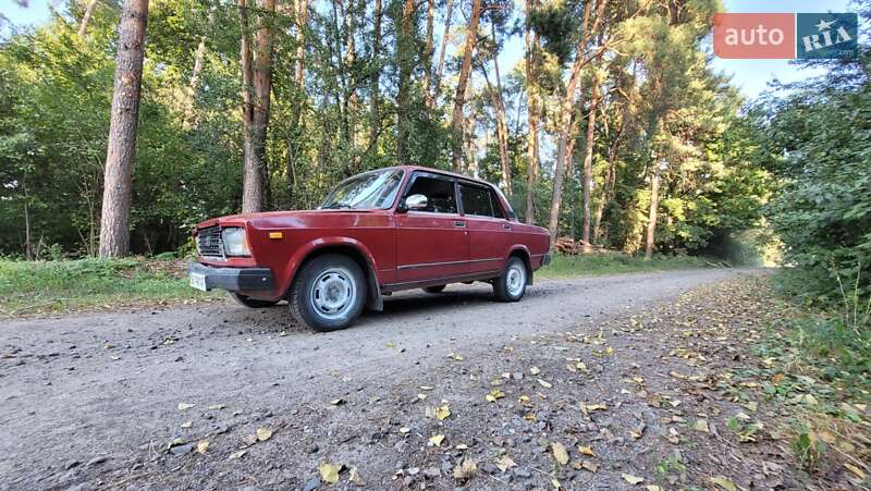 Седан ВАЗ / Lada 2107 2005 в Радивиліві