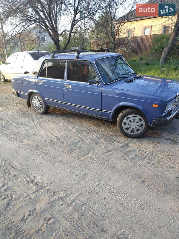 Седан ВАЗ / Lada 2107 2005 в Лебедине