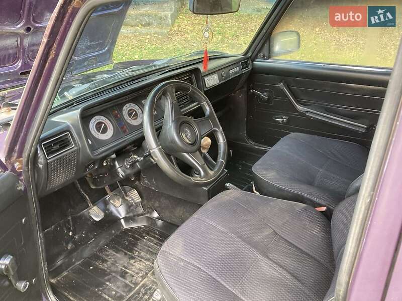 Седан ВАЗ / Lada 2107 1998 в Гайсине