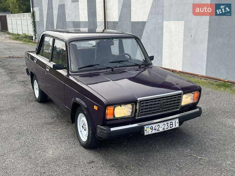 Седан ВАЗ / Lada 2107 2002 в Виннице