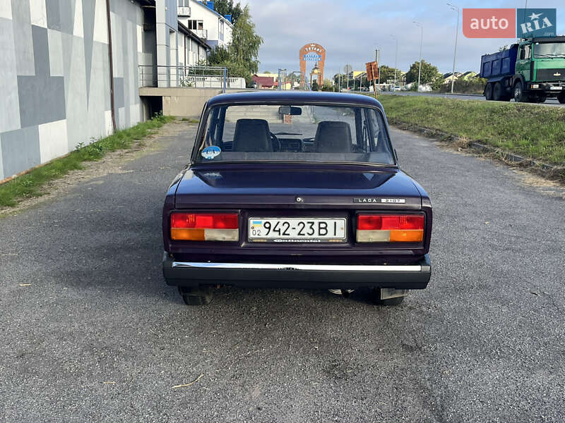 Седан ВАЗ / Lada 2107 2002 в Виннице