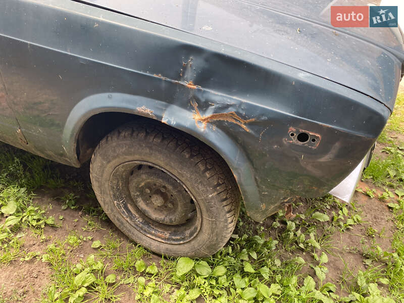 Седан ВАЗ / Lada 2107 2003 в Ромнах