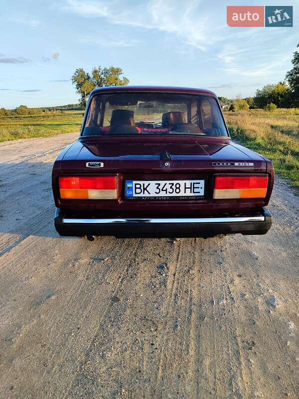 Седан ВАЗ / Lada 2107 2008 в Остроге фото 3 Седан ВАЗ / Lada 2107 2008 в Остроге