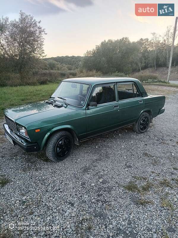 Седан ВАЗ / Lada 2107 2006 в Гусятине