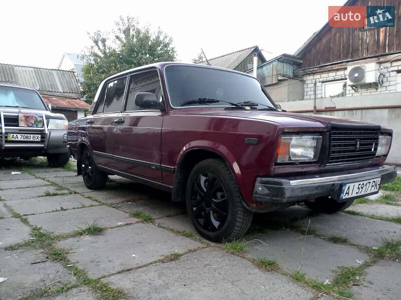 Седан ВАЗ / Lada 2107 2000 в Киеве