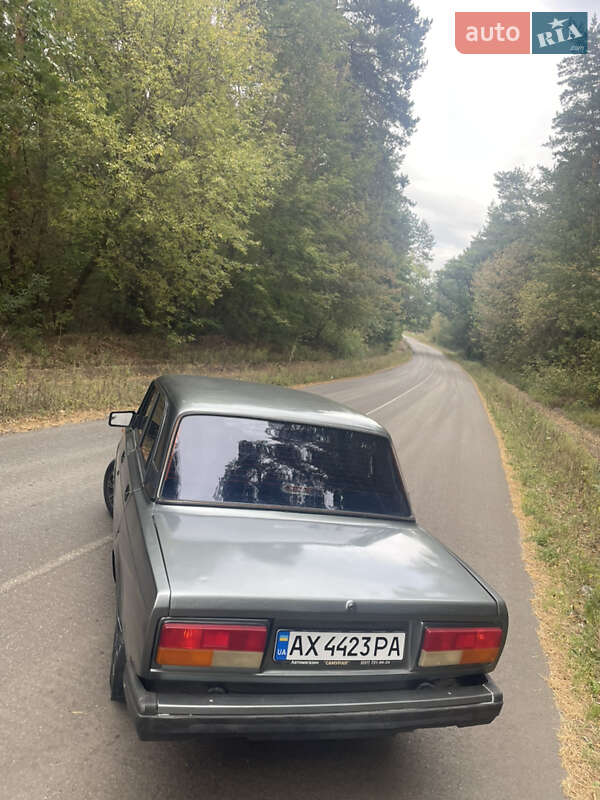 Седан ВАЗ / Lada 2107 2006 в Краснограді