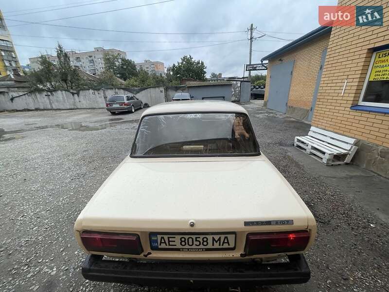 Седан ВАЗ / Lada 2107 1994 в Синельниково