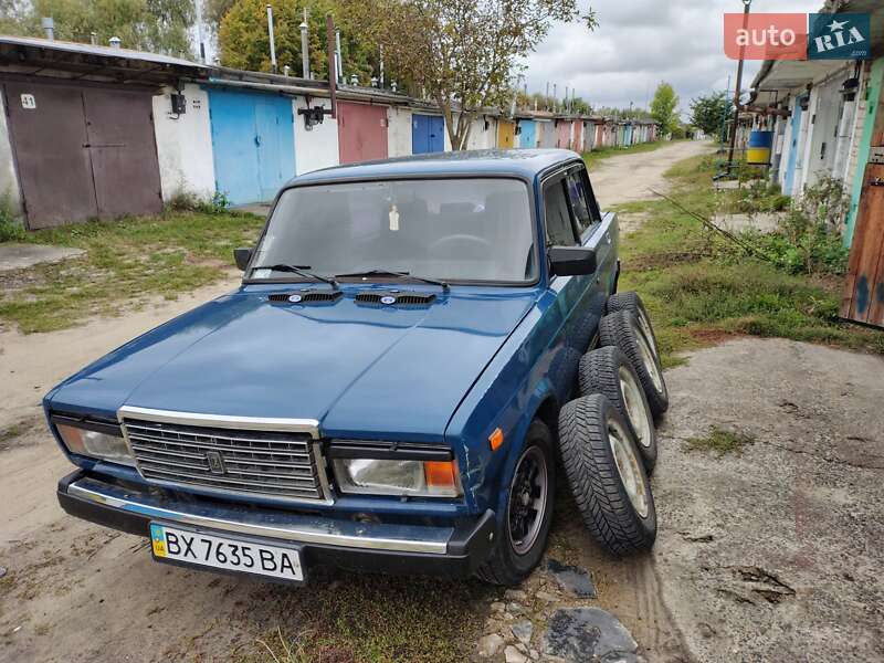 Седан ВАЗ / Lada 2107 2002 в Нетешине