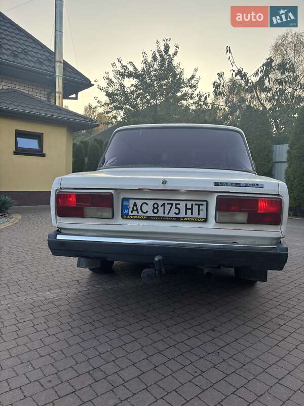 Седан ВАЗ / Lada 2107 1986 в Ковеле