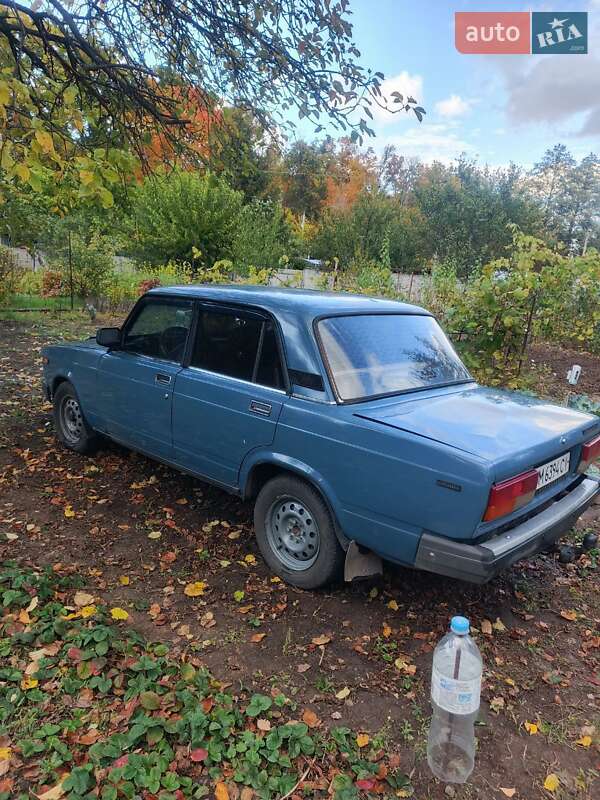 Седан ВАЗ / Lada 2107 2004 в Сумах